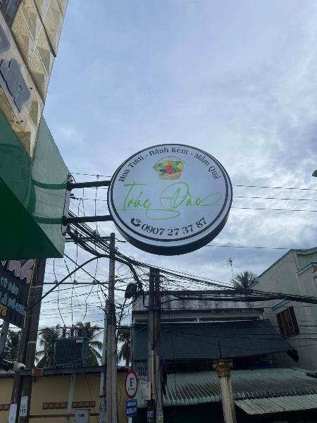 Hộp đèn Mica hút nổi